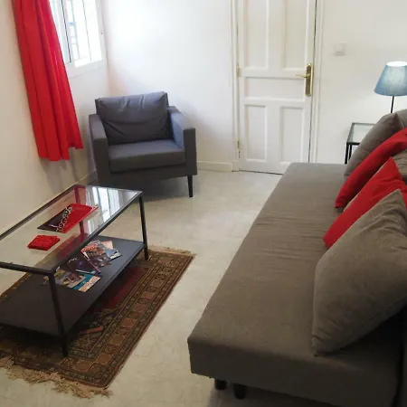 Casa Valientes B - Free Private Parking, Patio, Wifi & Ac *