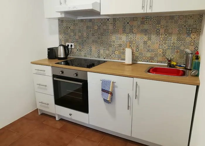 Casa Valientes B - Parking Privado Gratis & Patio Interior