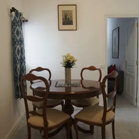 Apartamento Casa Valientes B - Free Private Parking, Patio, Wifi&ac